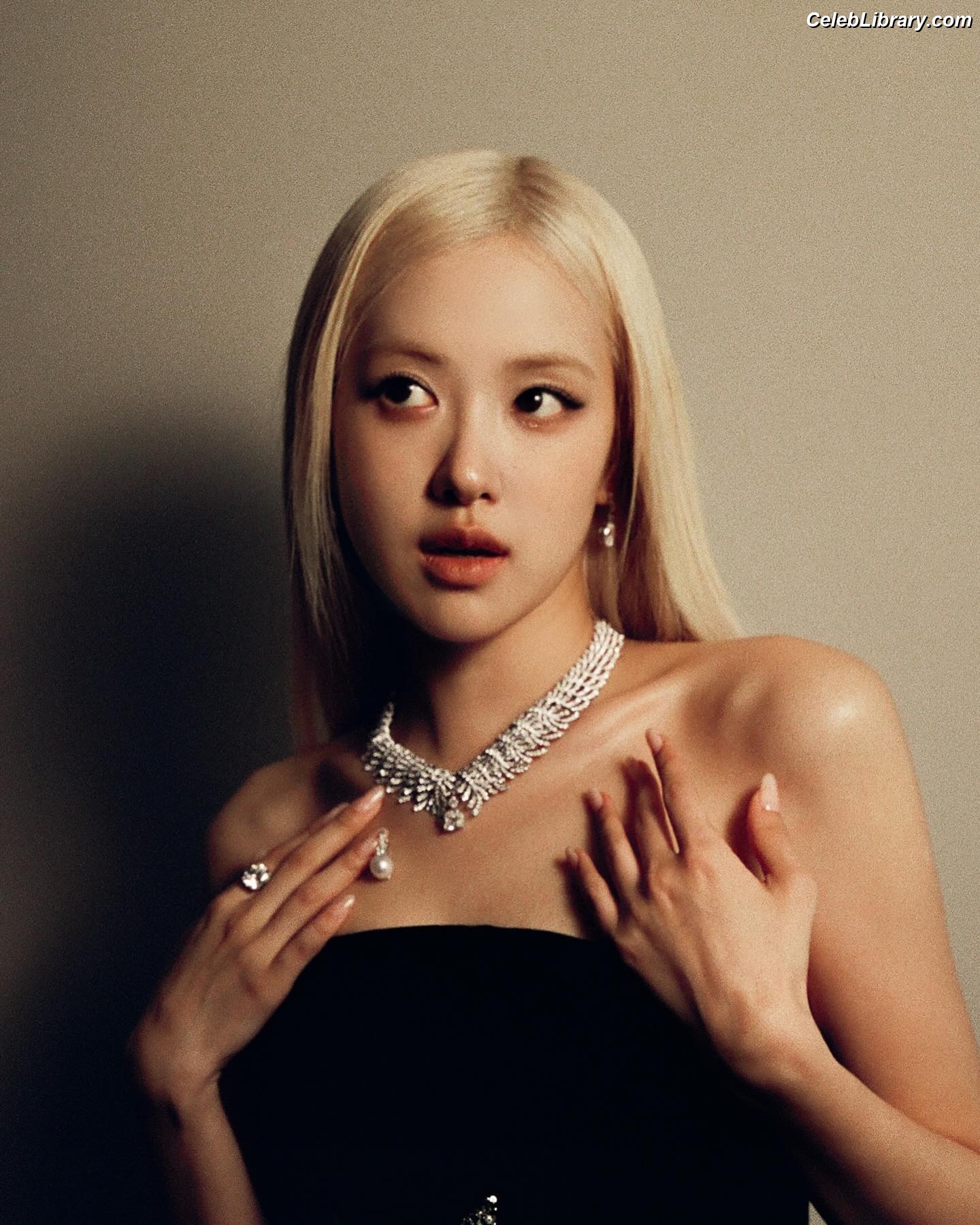 Rosé (BLACKPINK) photo 13 of 4338