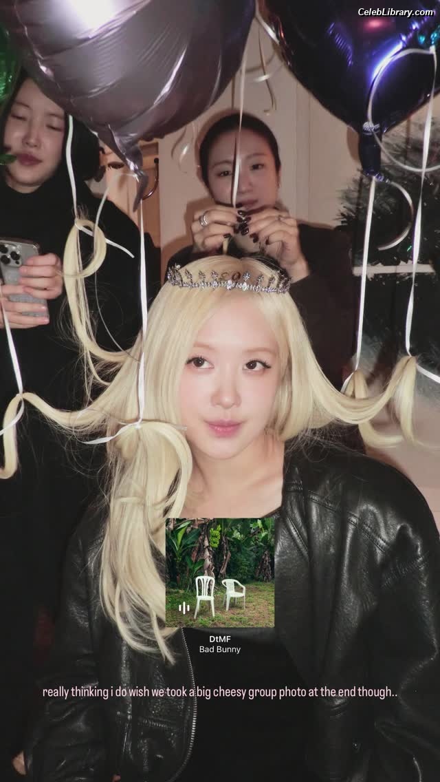Rosé (BLACKPINK) photo 5 of 4338