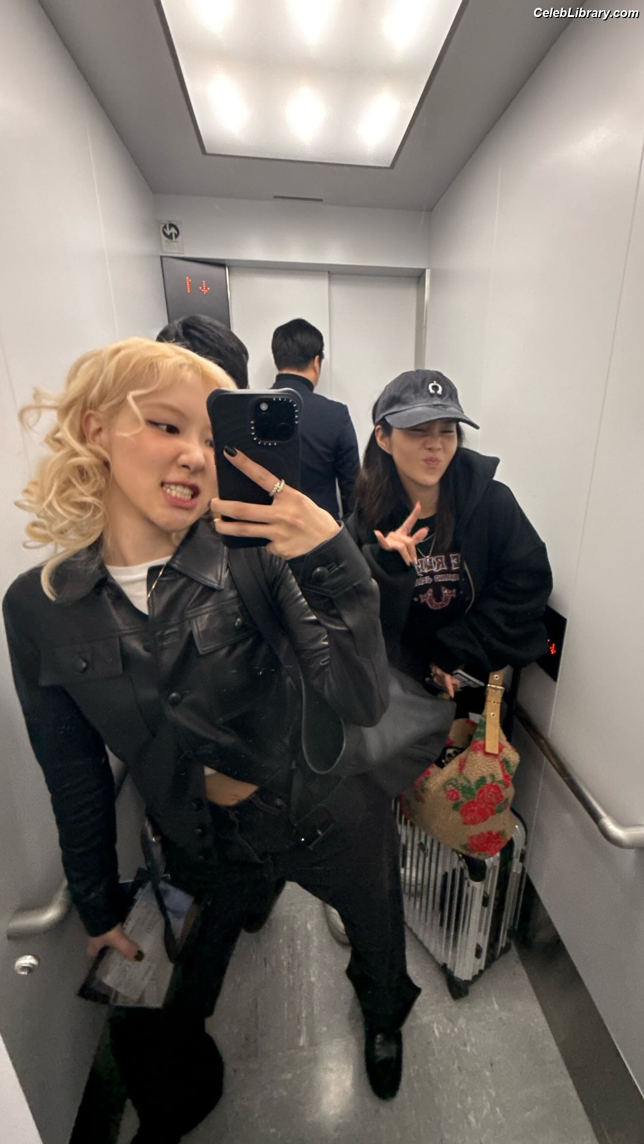 Rosé (BLACKPINK) photo 23 of 4338