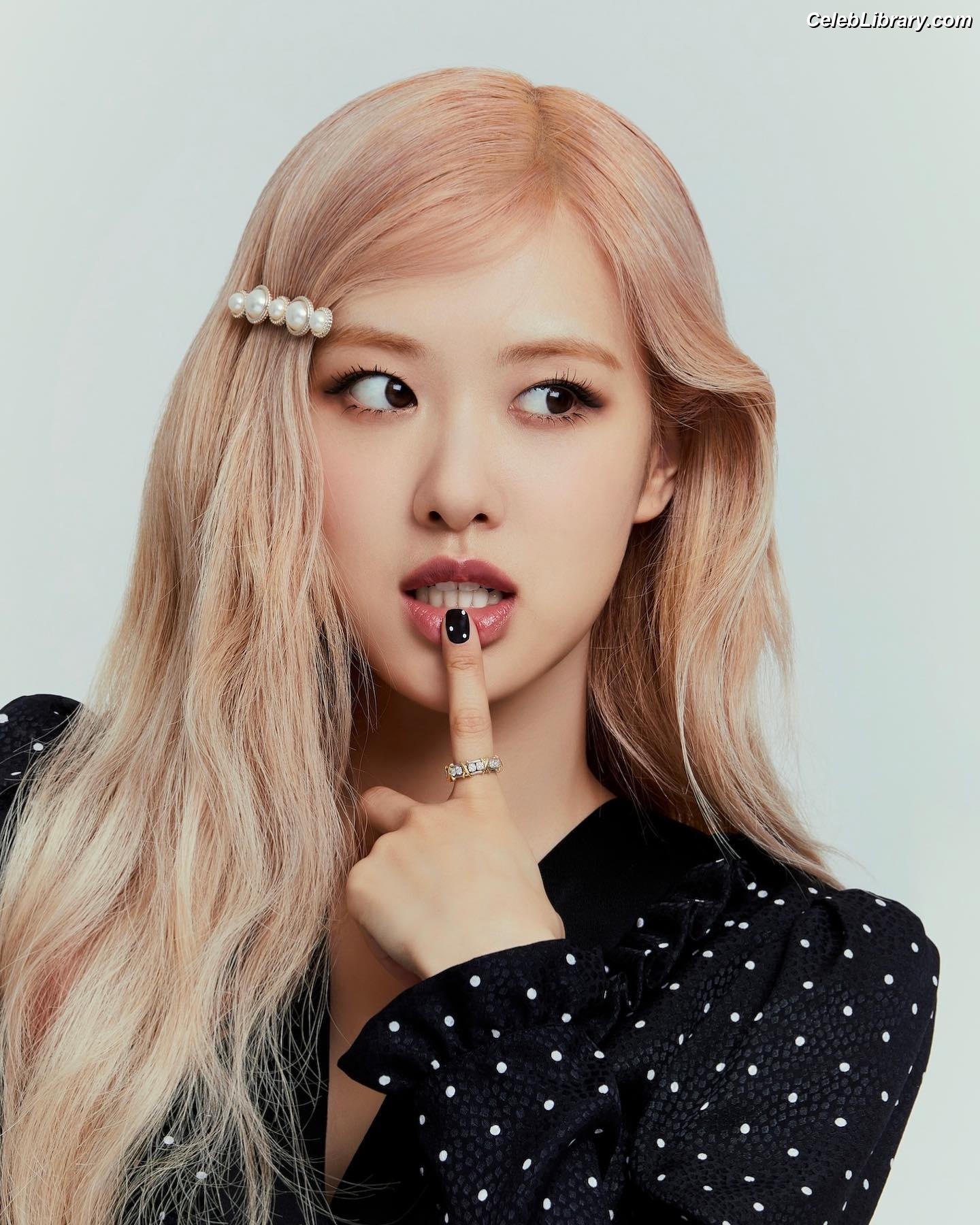 Rosé (BLACKPINK) photo 9 of 4338