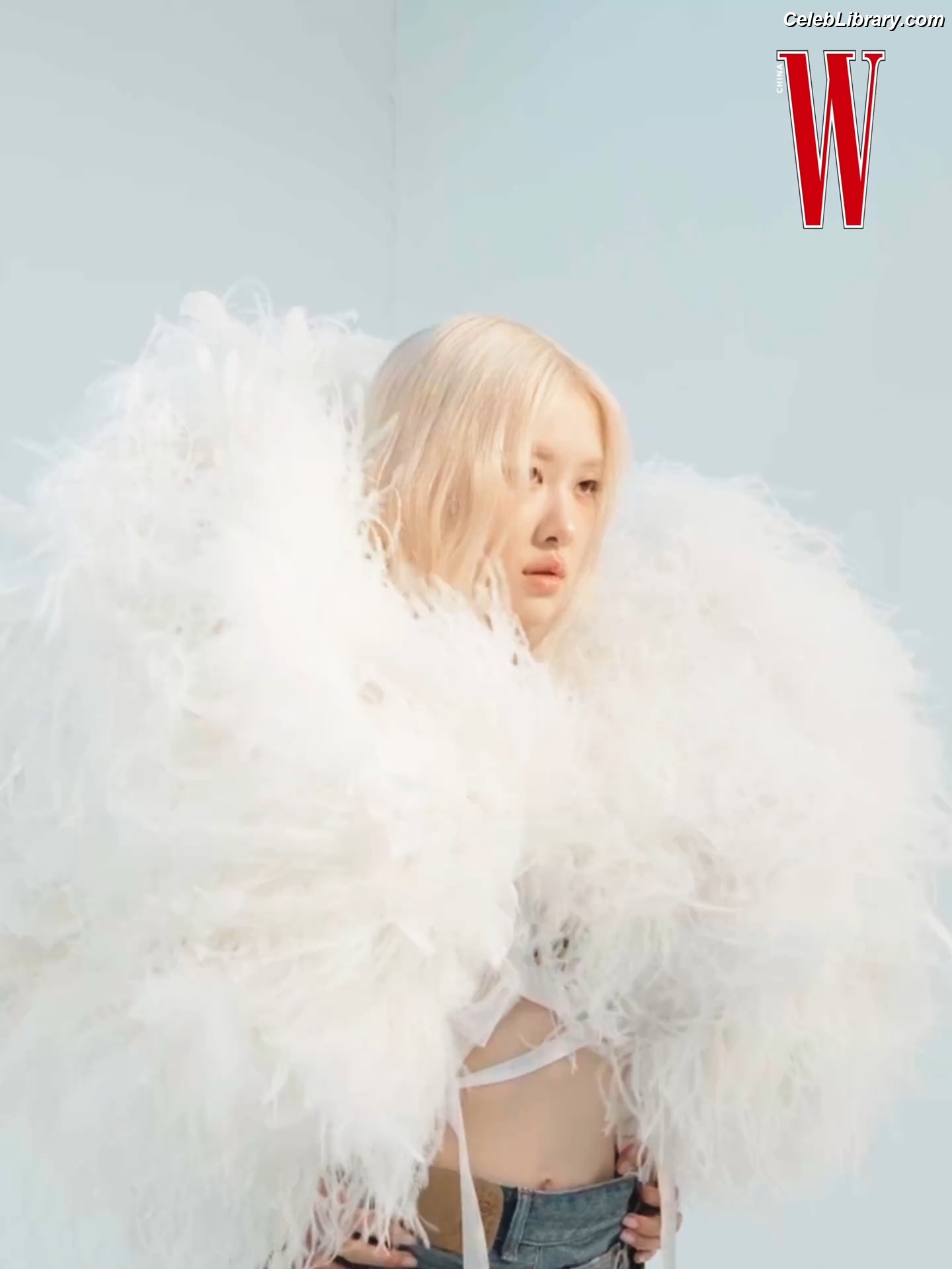 Rosé (BLACKPINK) photo 2 of 4338