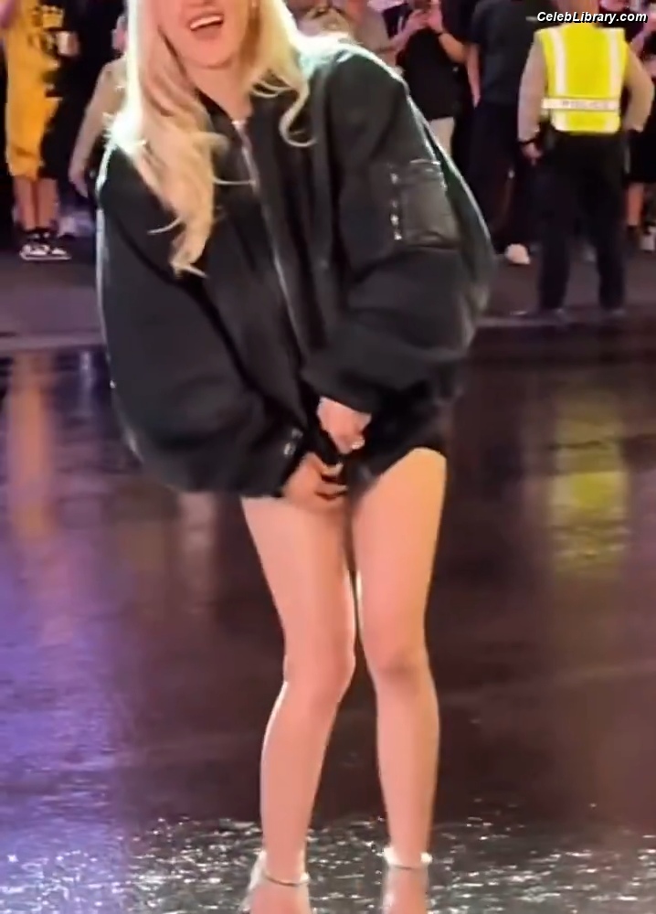 Rosé (BLACKPINK) photo 20 of 4338