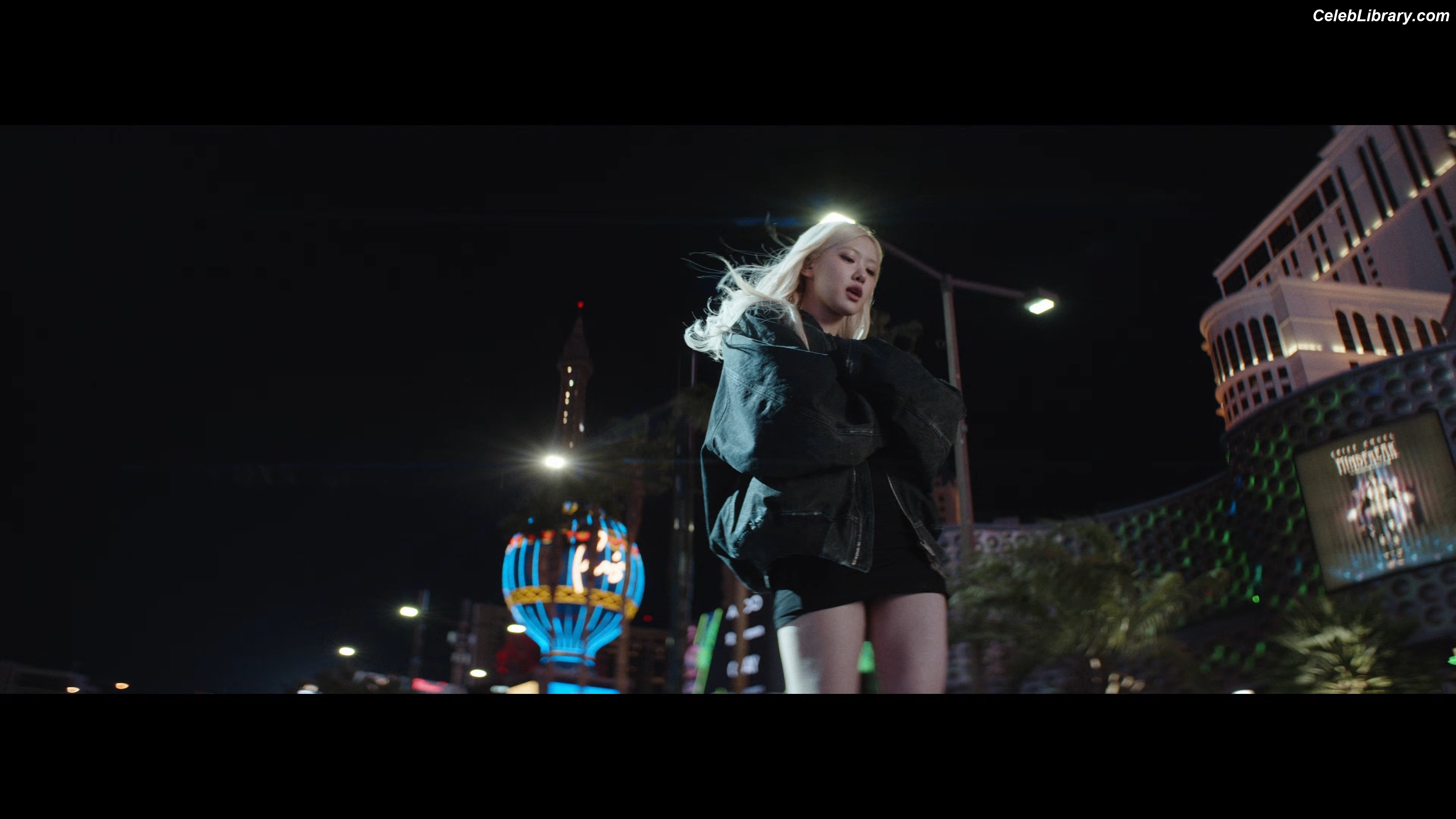 Rosé (BLACKPINK) photo 21 of 4338