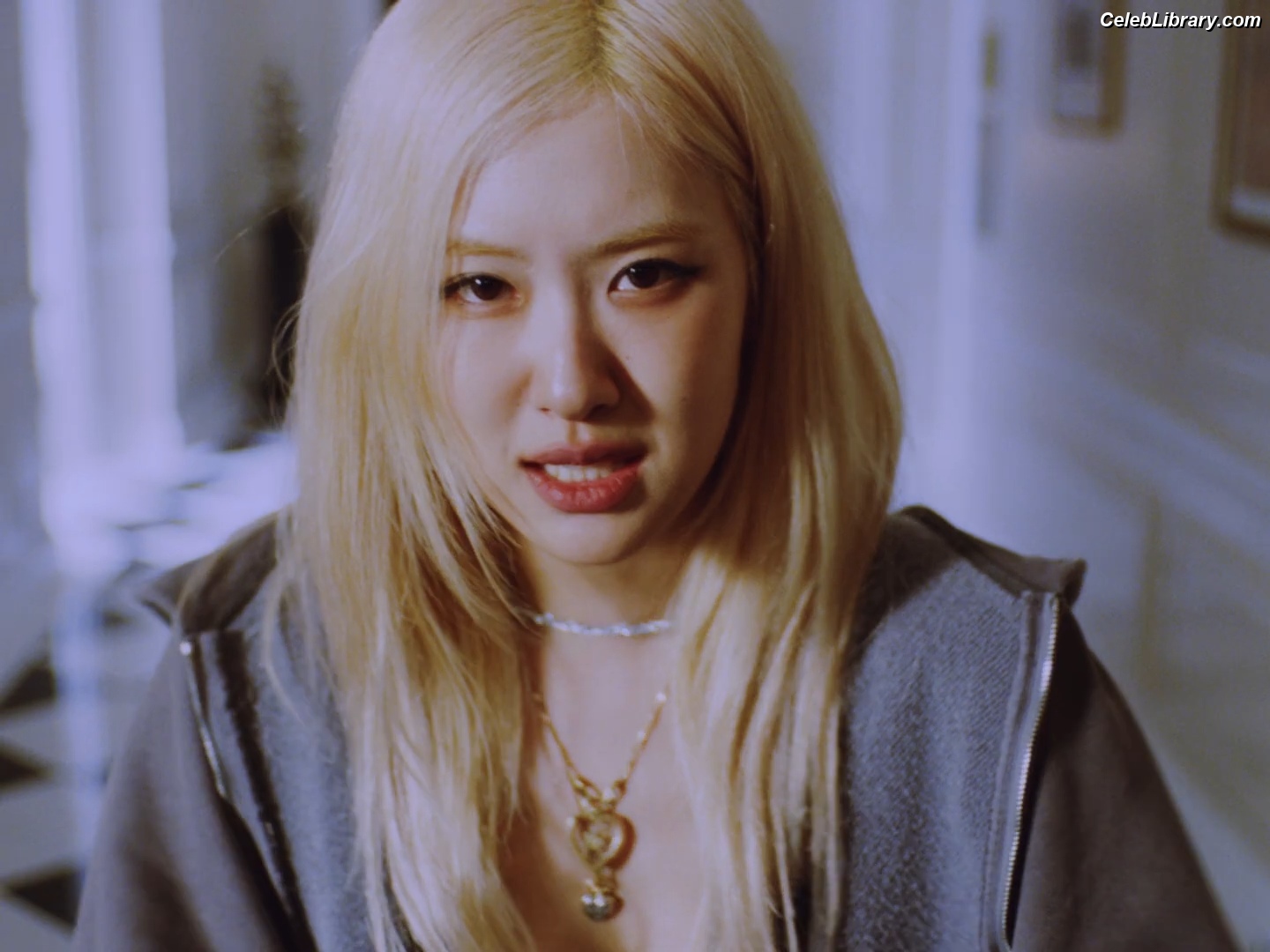 Rosé (BLACKPINK) photo 7 of 4338