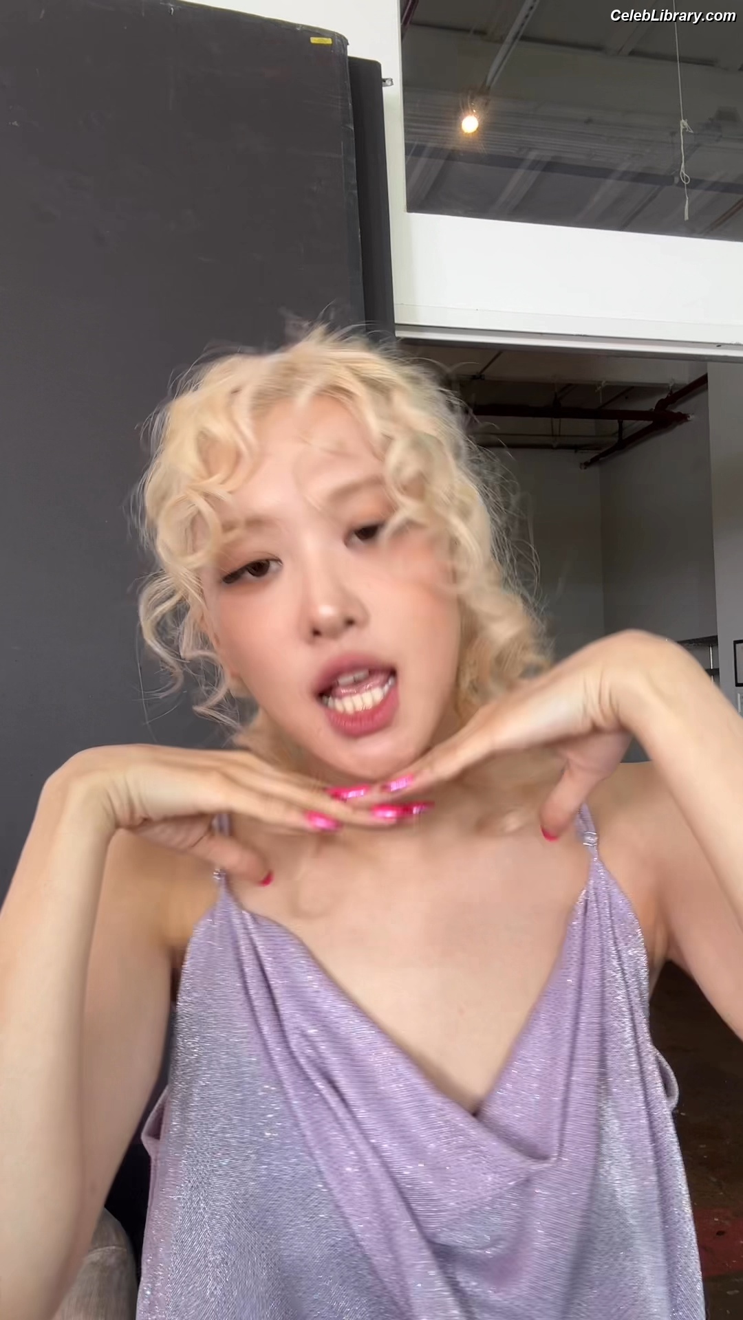 Rosé (BLACKPINK) photo 11 of 4338