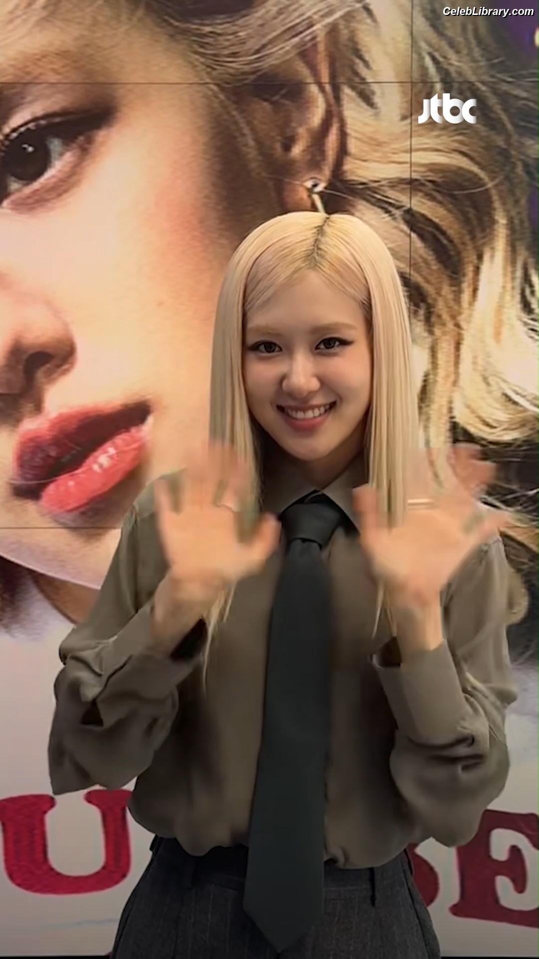 Rosé (BLACKPINK) photo 11 of 4338