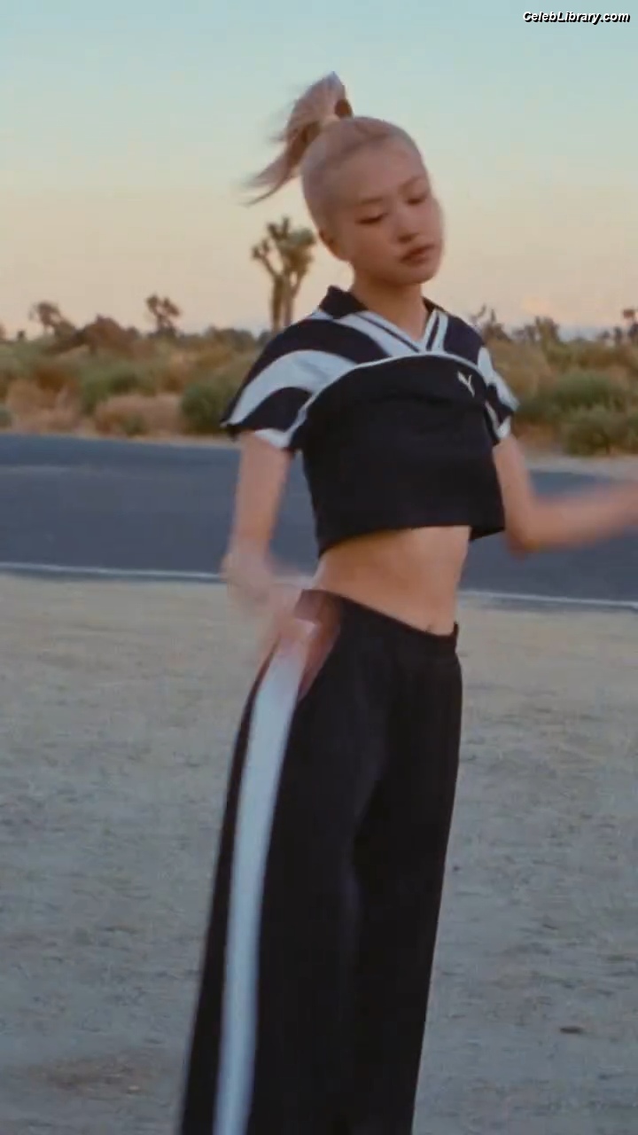 Rosé (BLACKPINK) photo 24 of 4338