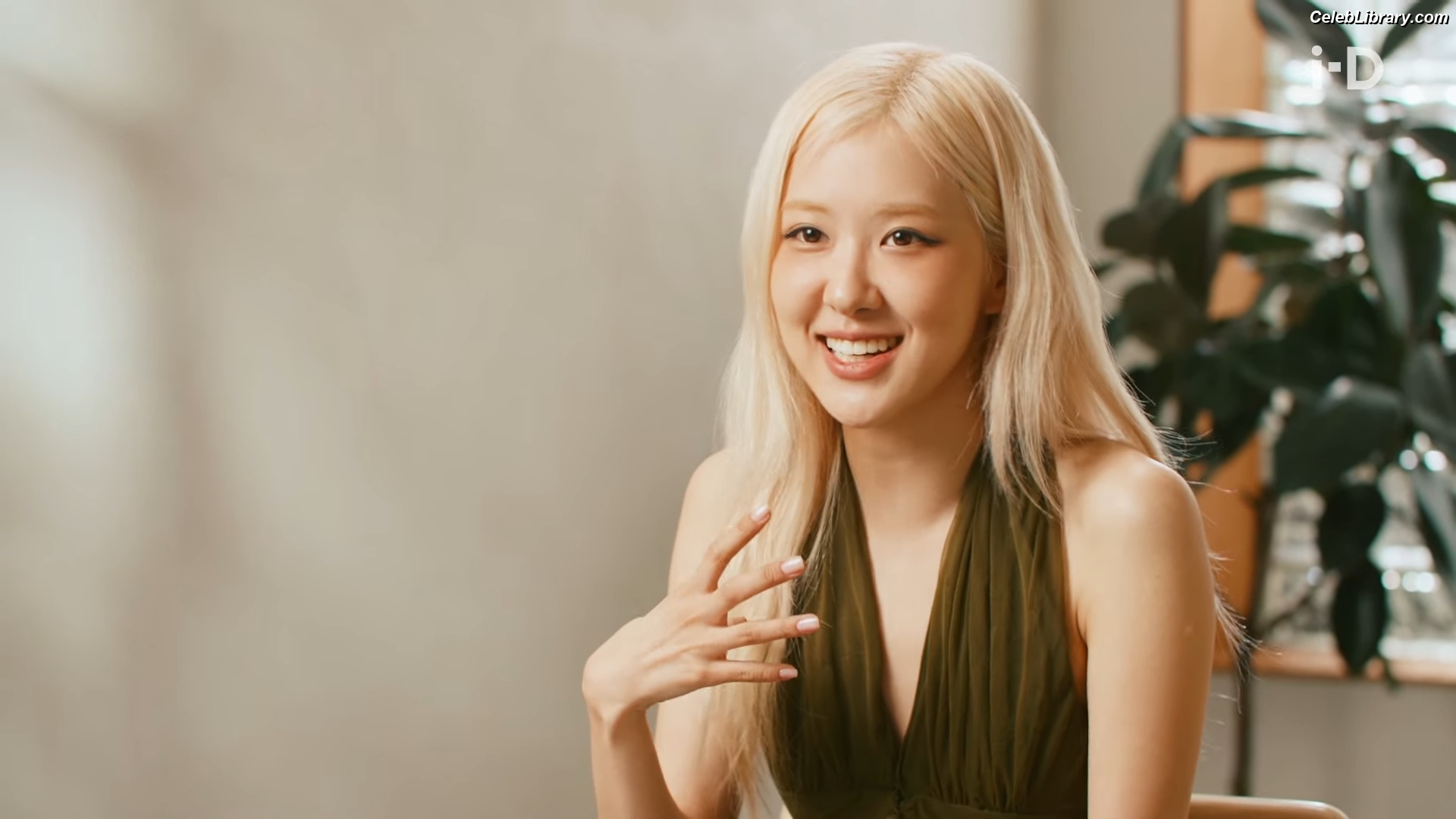 Rosé (BLACKPINK) photo 20 of 4338