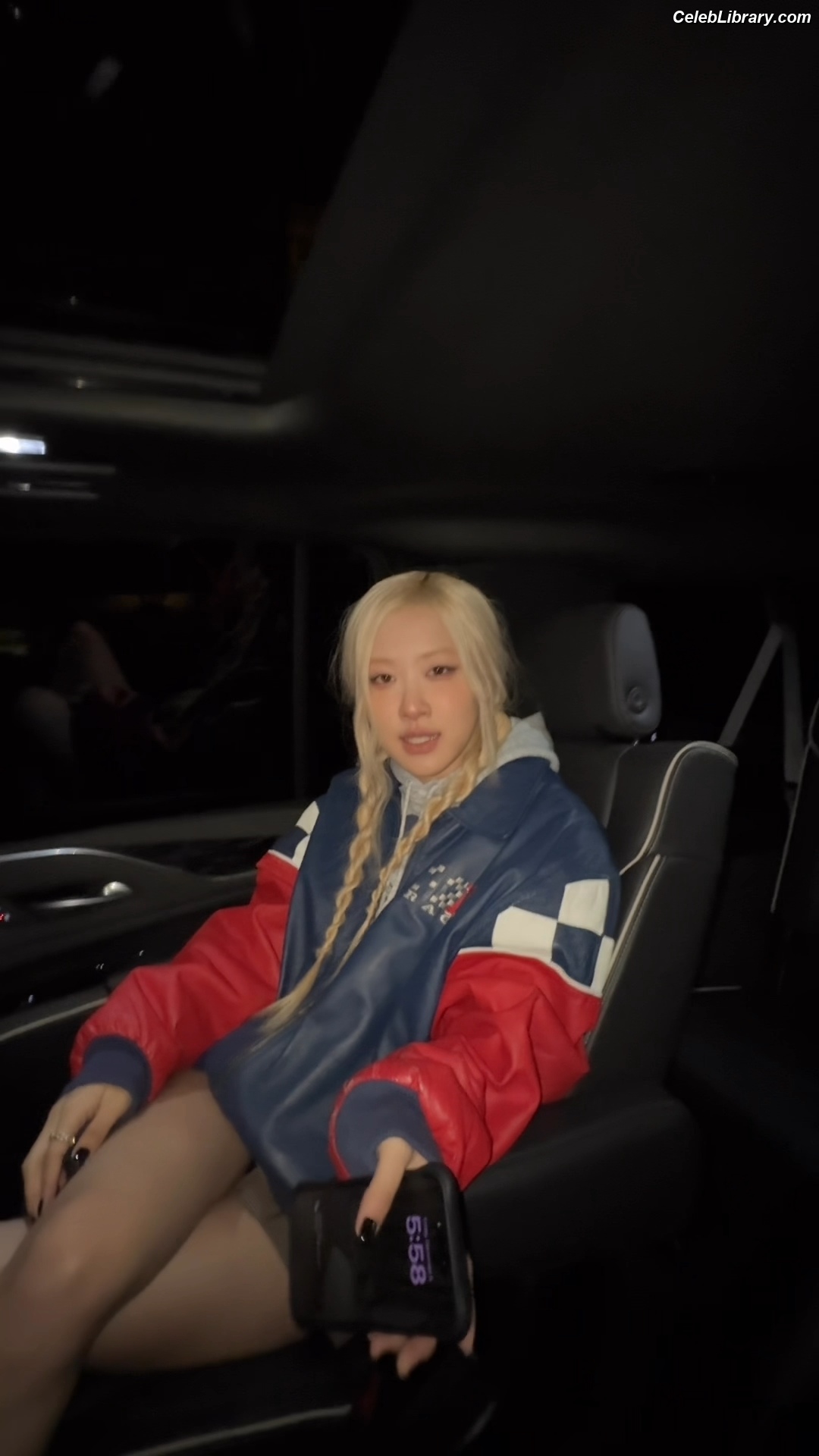 Rosé (BLACKPINK) photo 16 of 4338