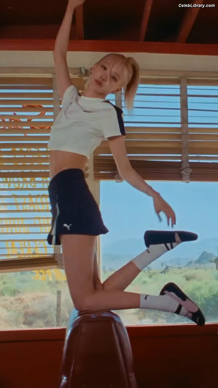 Rosé (BLACKPINK) photo 22 of 4338