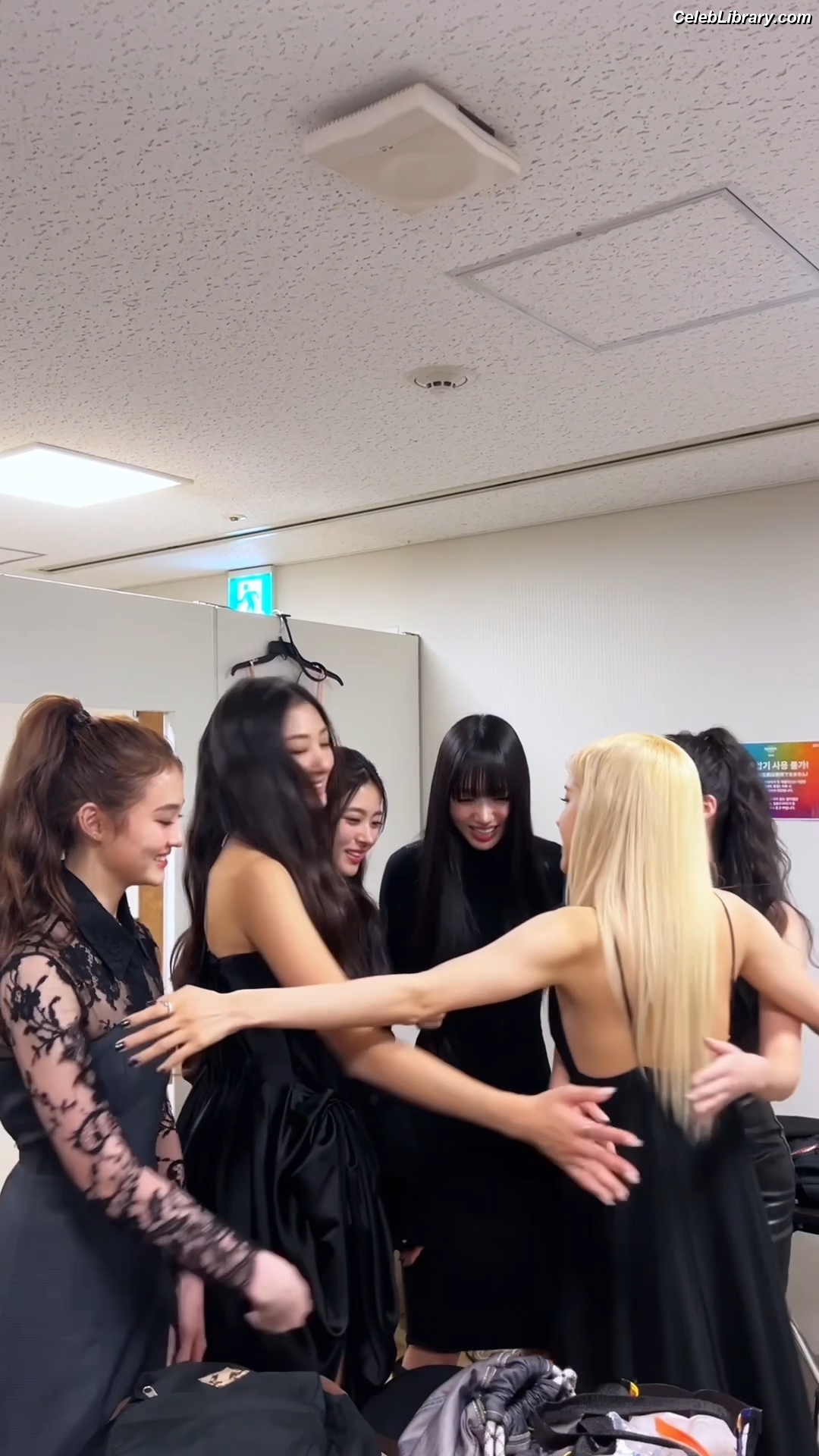 Rosé (BLACKPINK) photo 18 of 4338
