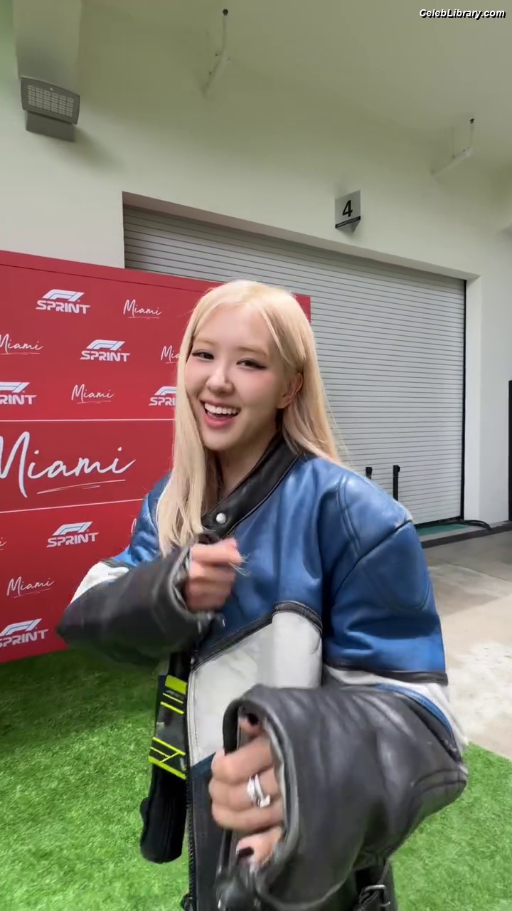 Rosé (BLACKPINK) photo 11 of 4338