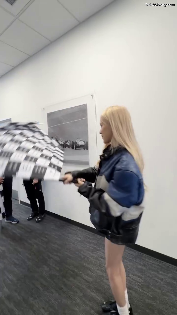 Rosé (BLACKPINK) photo 12 of 4338