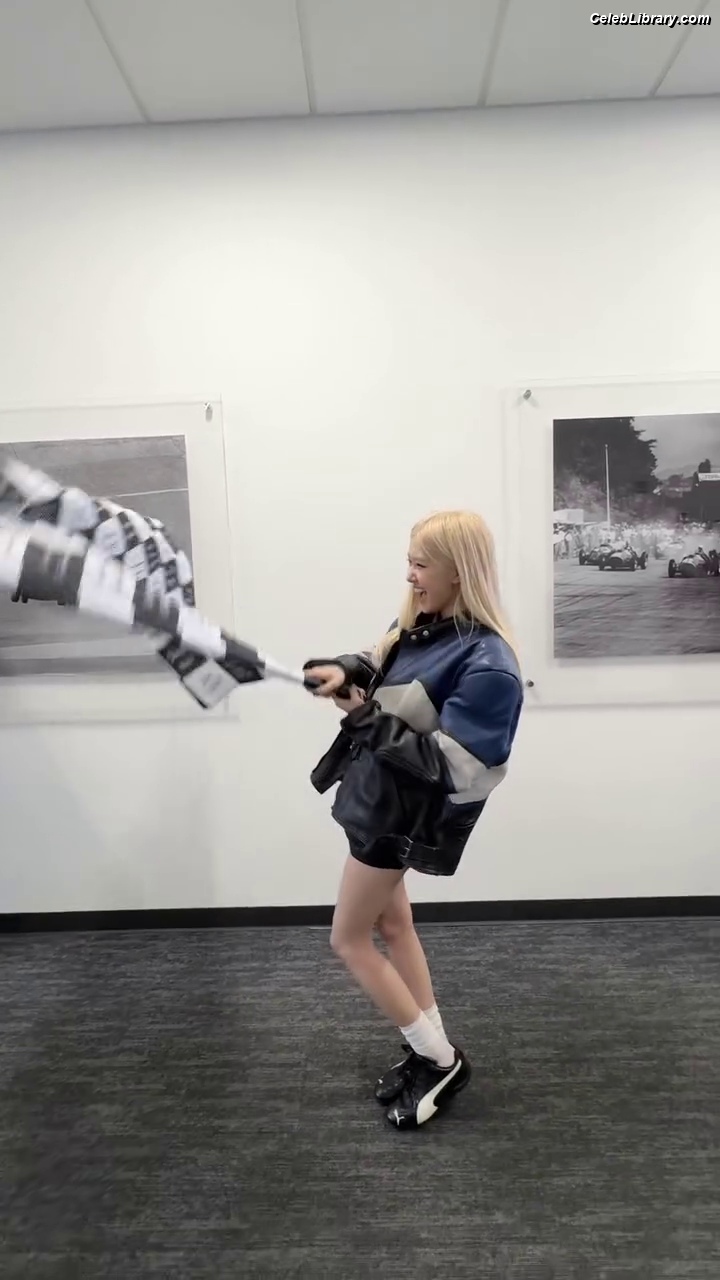 Rosé (BLACKPINK) photo 13 of 4338
