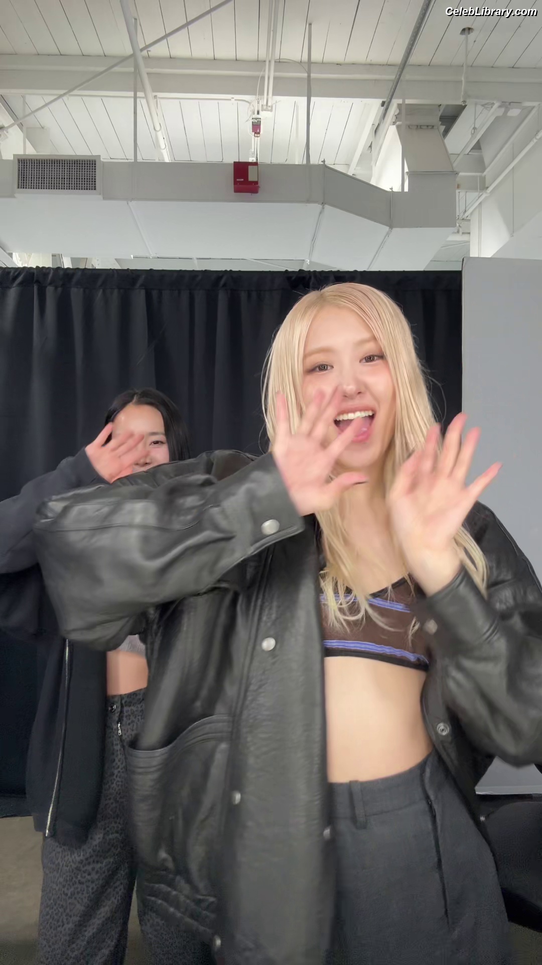Rosé (BLACKPINK) photo 24 of 4338