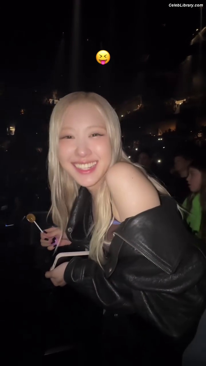 Rosé (BLACKPINK) photo 18 of 4338