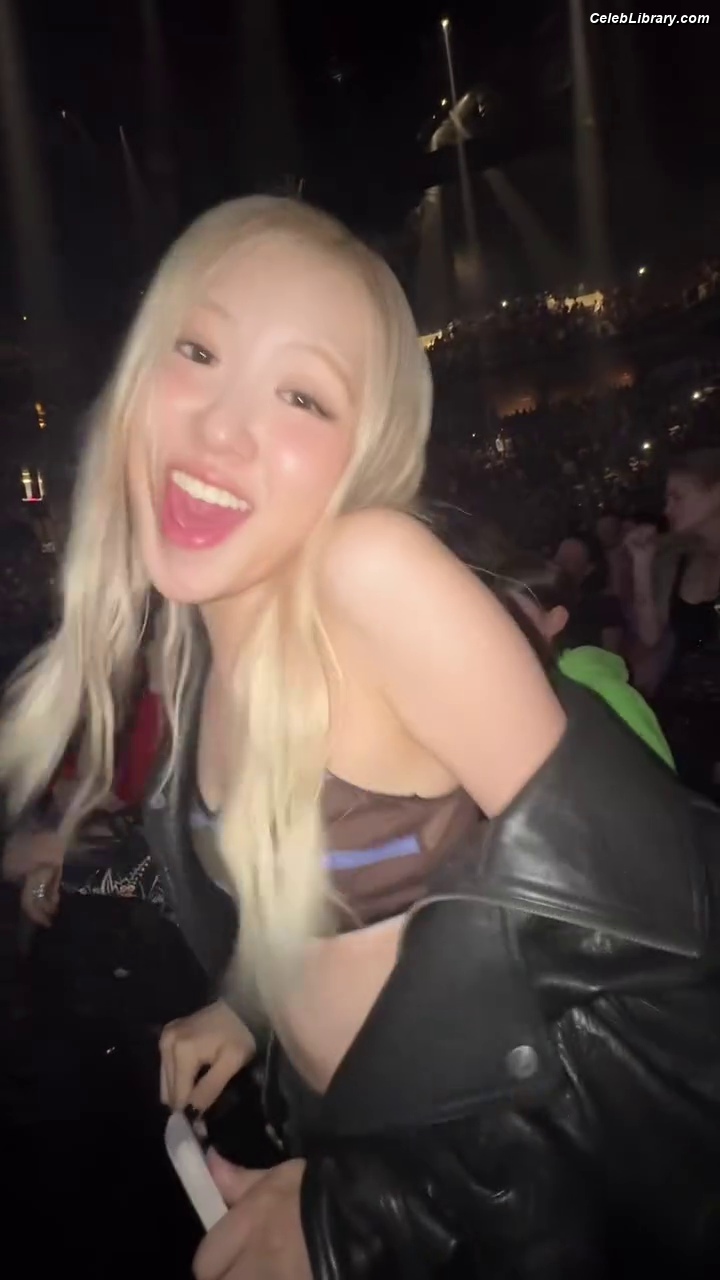 Rosé (BLACKPINK) photo 24 of 4338