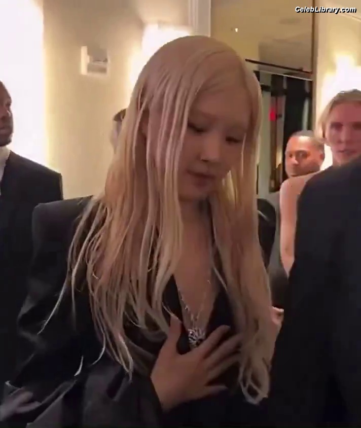Rosé (BLACKPINK) photo 8 of 4338