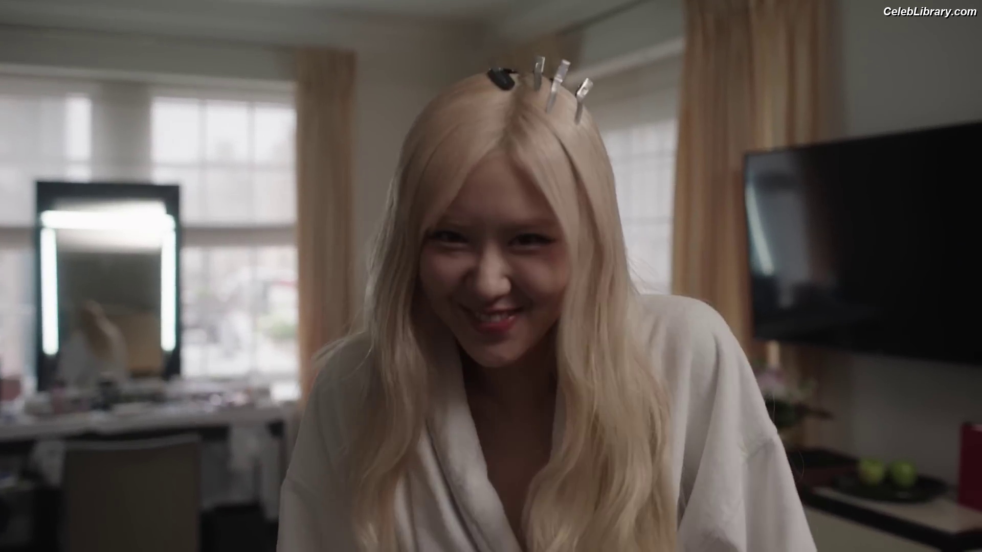 Rosé (BLACKPINK) photo 8 of 4338