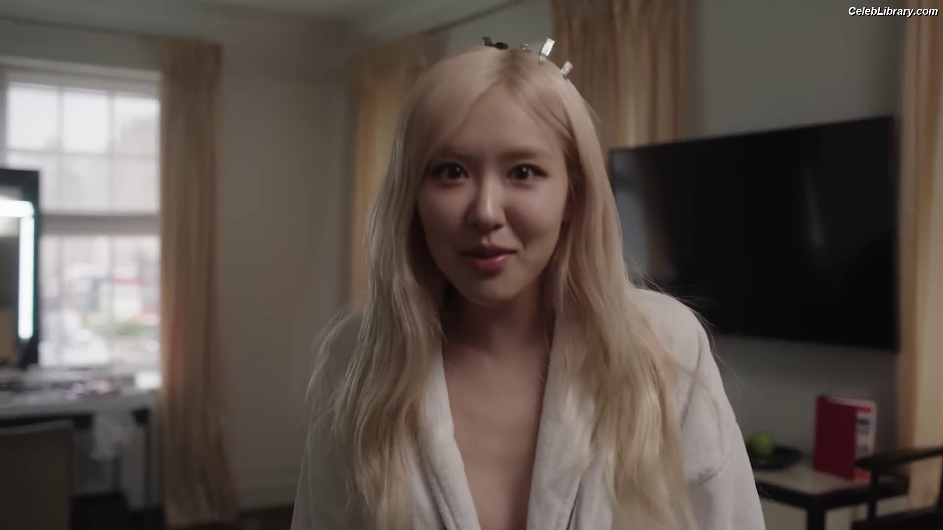 Rosé (BLACKPINK) photo 11 of 4338