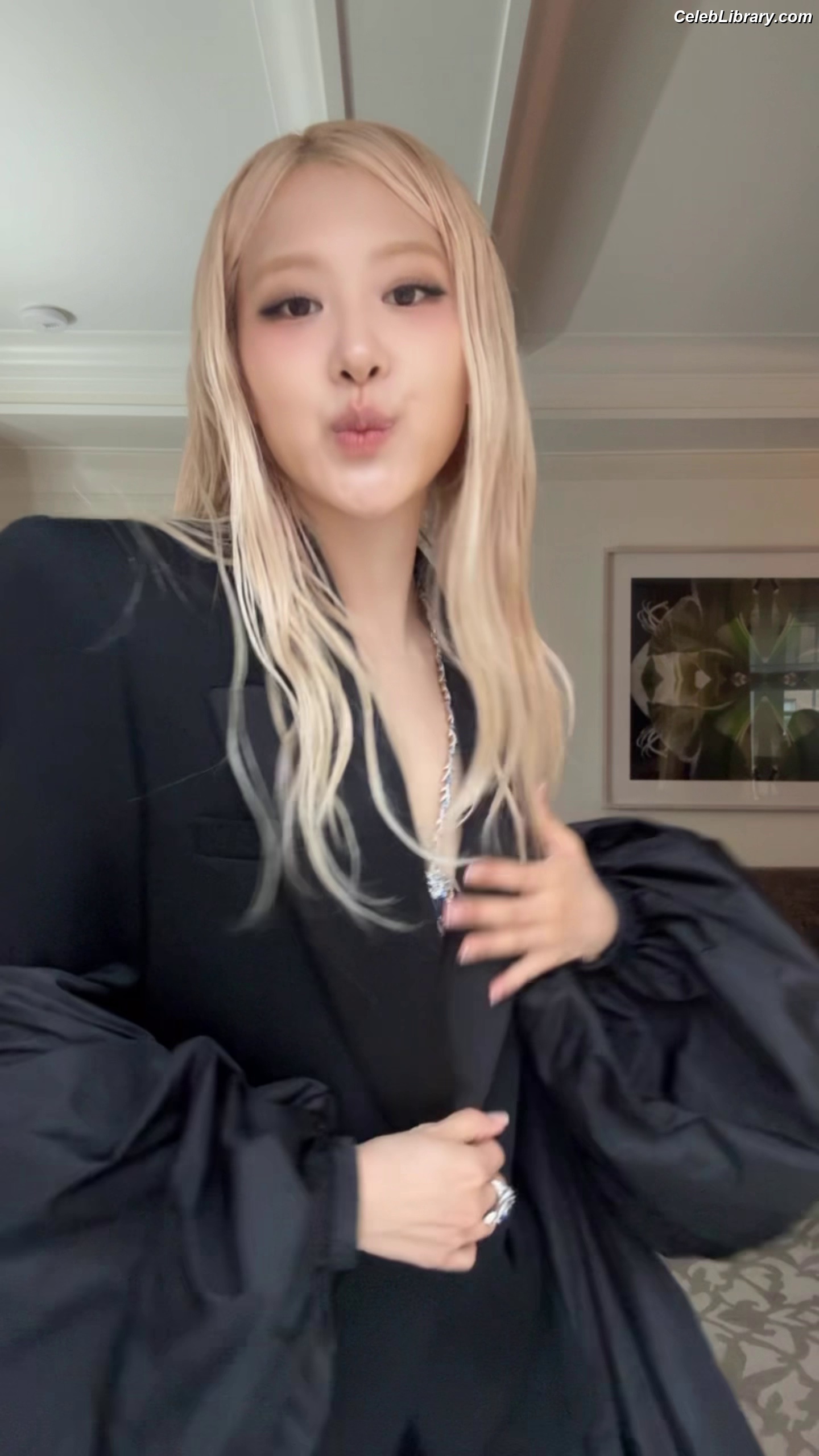 Rosé (BLACKPINK) photo 24 of 4338