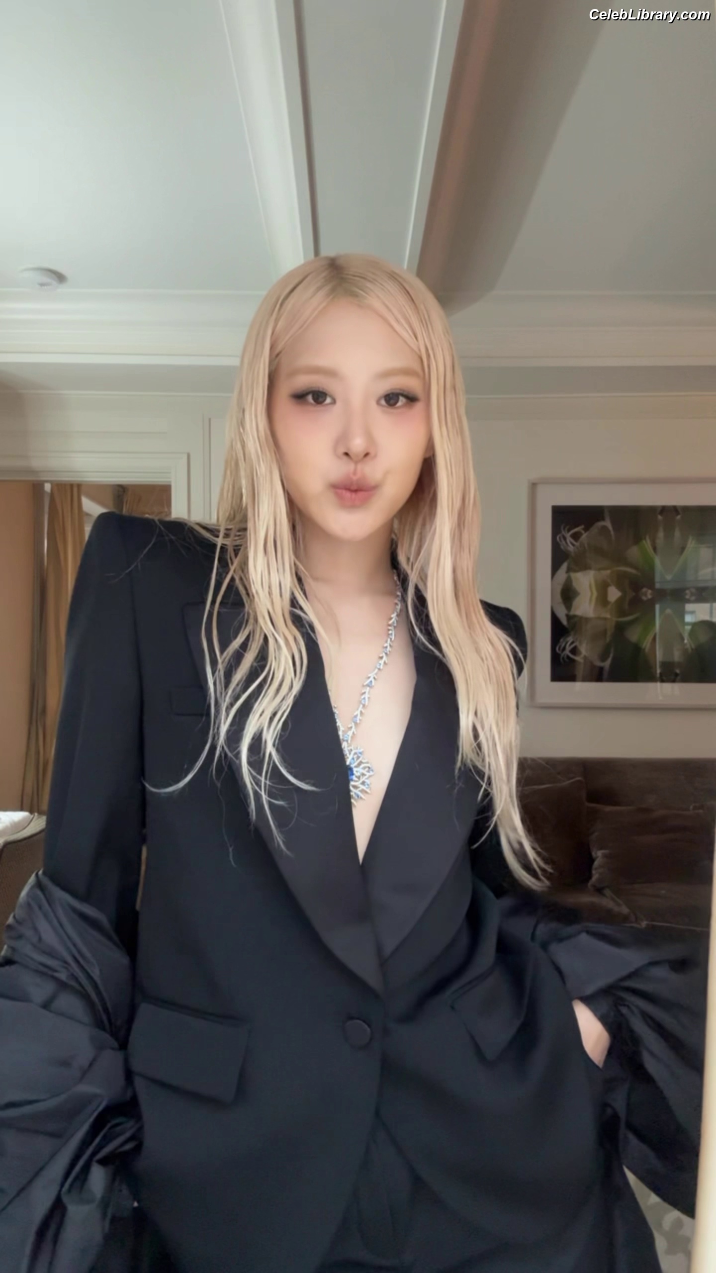 Rosé (BLACKPINK) photo 5 of 4338