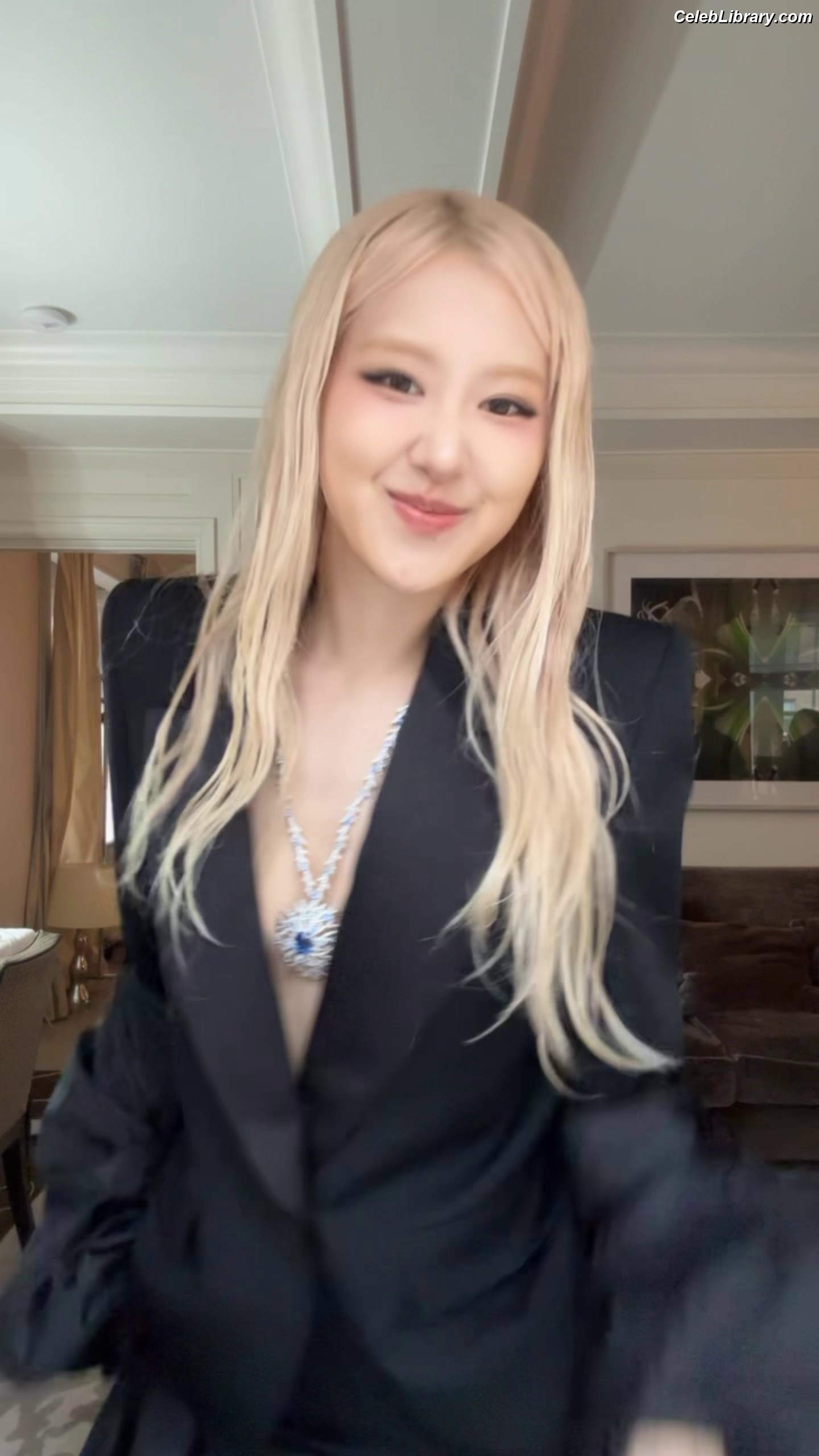 Rosé (BLACKPINK) photo 8 of 4338