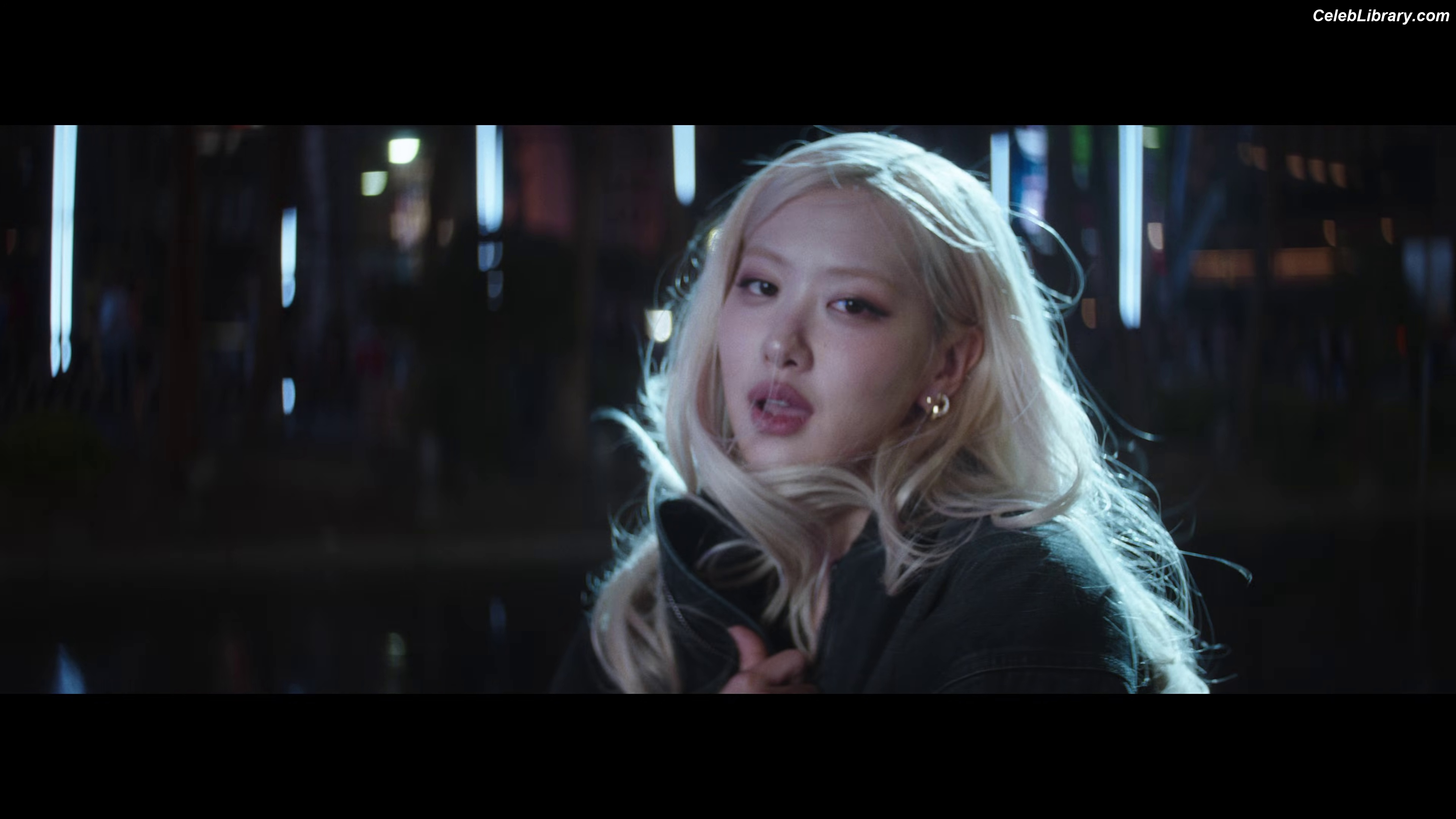 Rosé (BLACKPINK) photo 11 of 4338