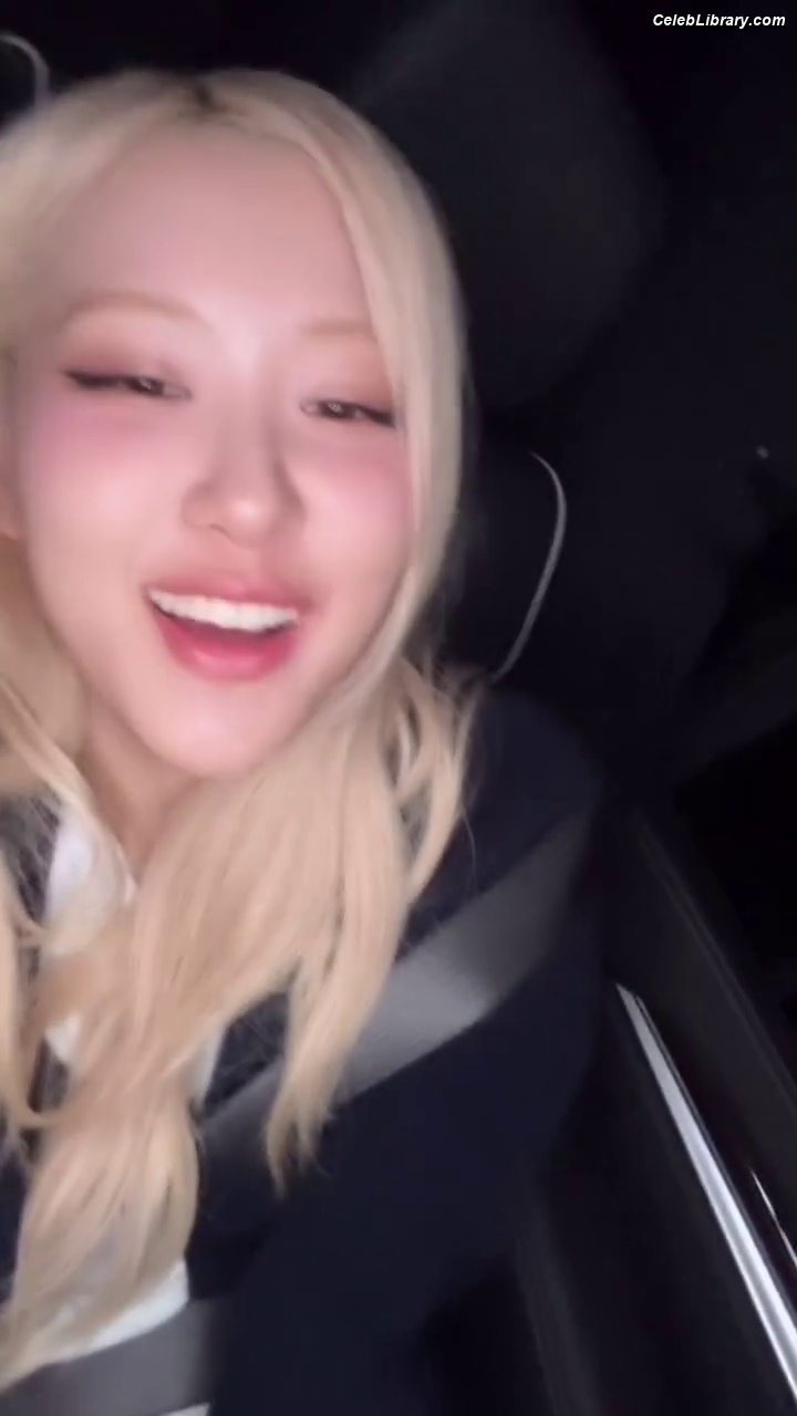 Rosé (BLACKPINK) photo 14 of 4338