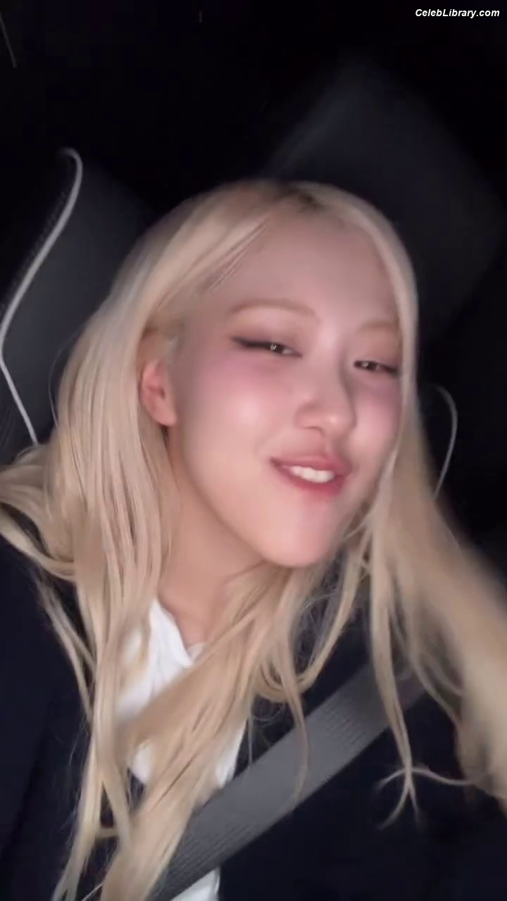 Rosé (BLACKPINK) photo 19 of 4338