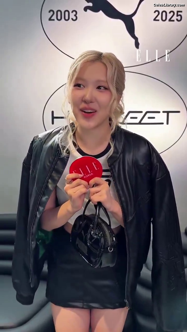 Rosé (BLACKPINK) photo 9 of 4338