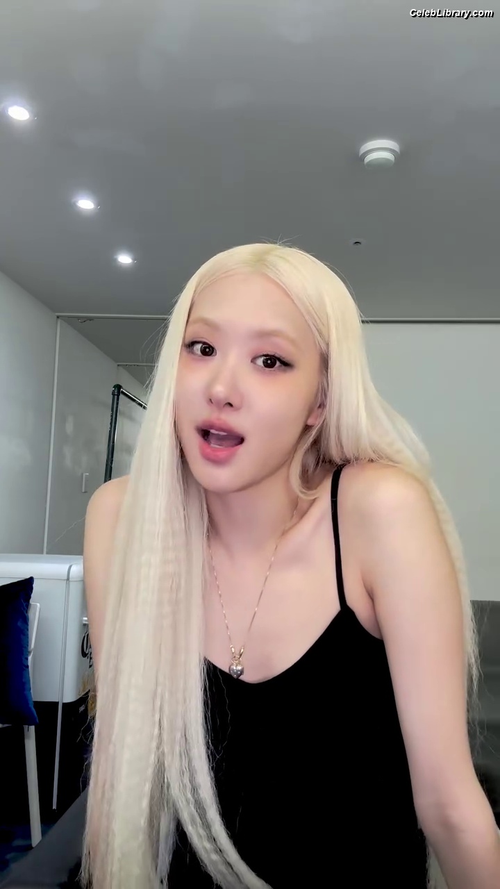 Rosé (BLACKPINK) photo 22 of 4338