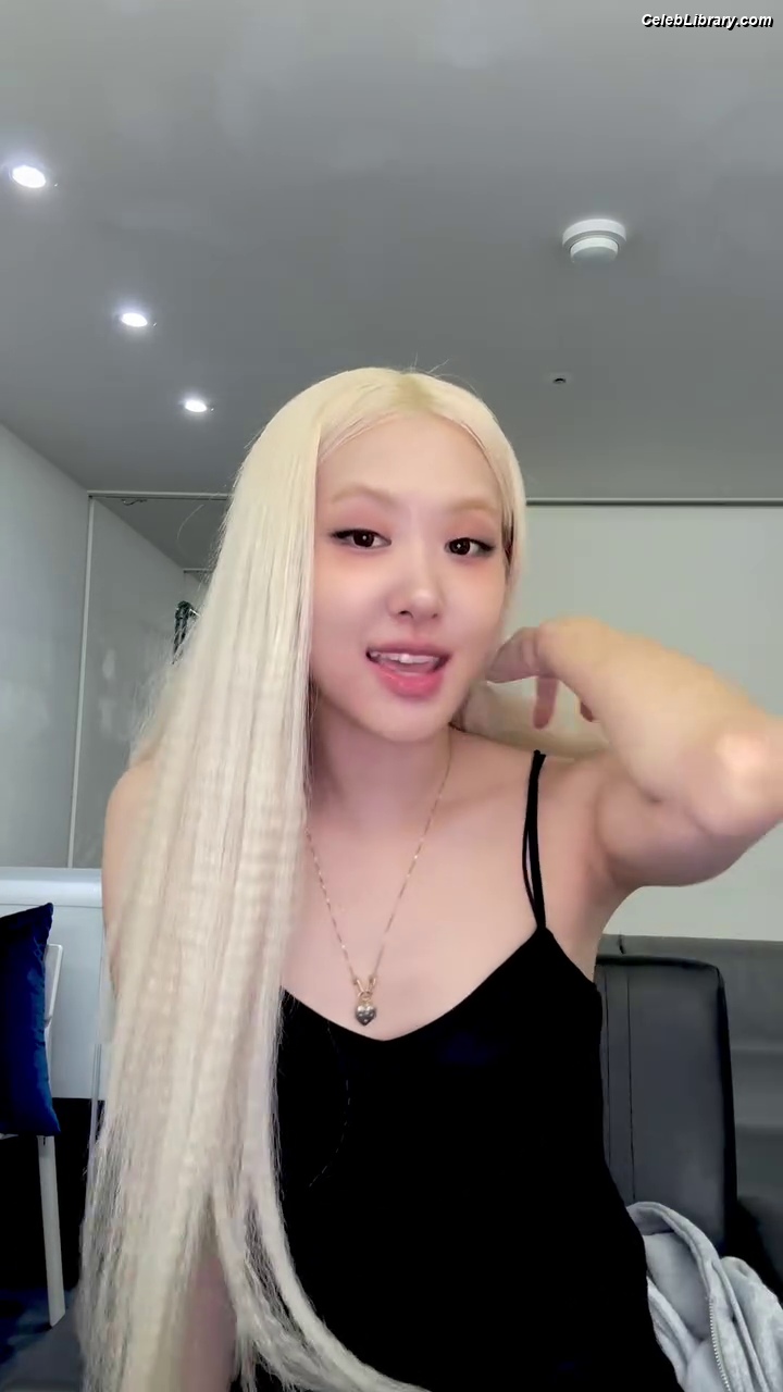 Rosé (BLACKPINK) photo 24 of 4338