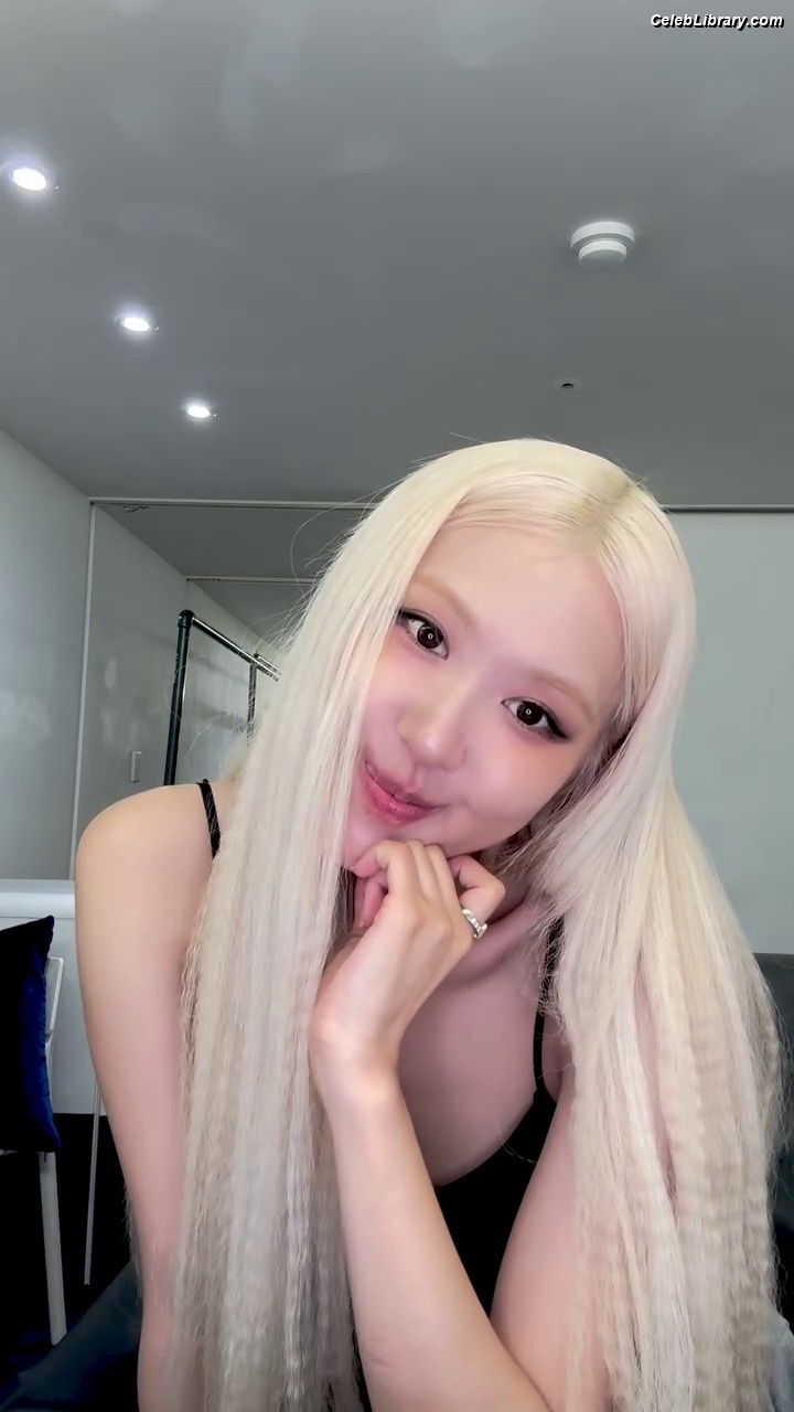 Rosé (BLACKPINK) photo 11 of 4338