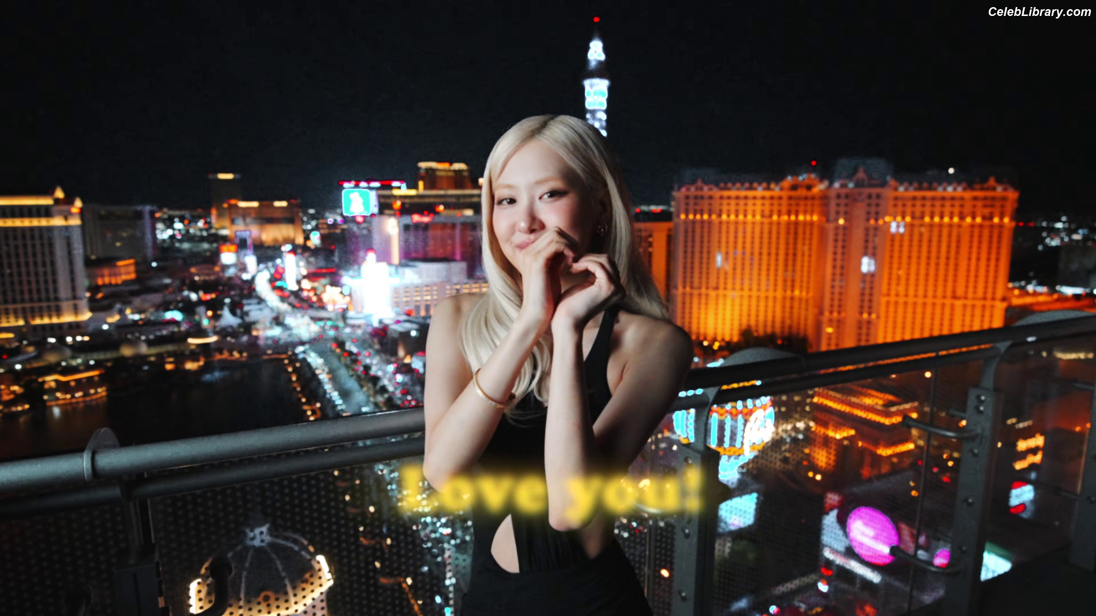 Rosé (BLACKPINK) photo 5 of 4338