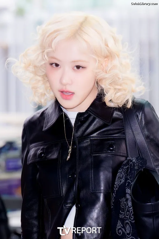 Rosé (BLACKPINK) photo 3 of 4338