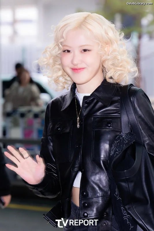 Rosé (BLACKPINK) photo 7 of 4338