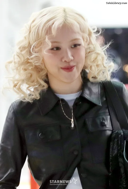Rosé (BLACKPINK) photo 14 of 4338