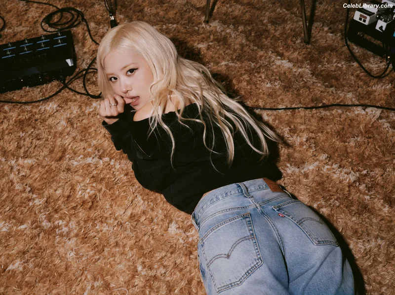Rosé (BLACKPINK) photo 15 of 4338