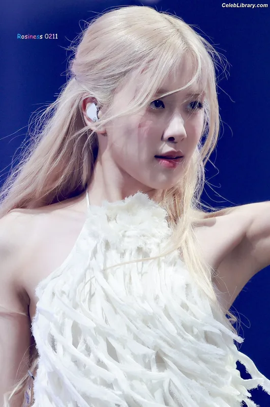 Rosé (BLACKPINK) photo 21 of 4338