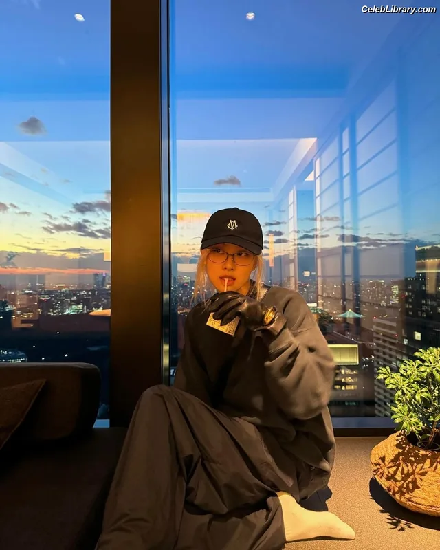 Rosé (BLACKPINK) photo 22 of 4338