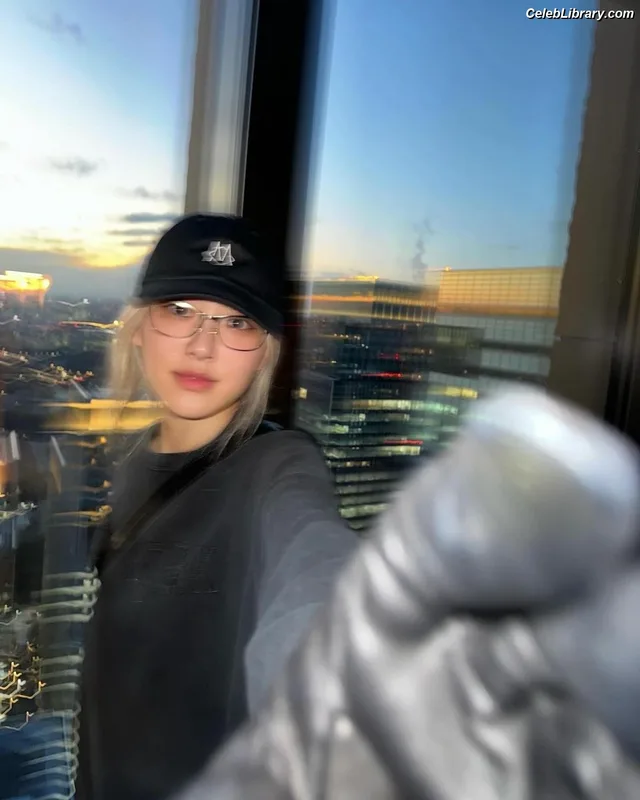 Rosé (BLACKPINK) photo 23 of 4338