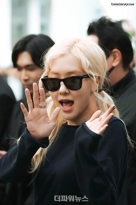 Rosé (BLACKPINK) photo 9 of 4338