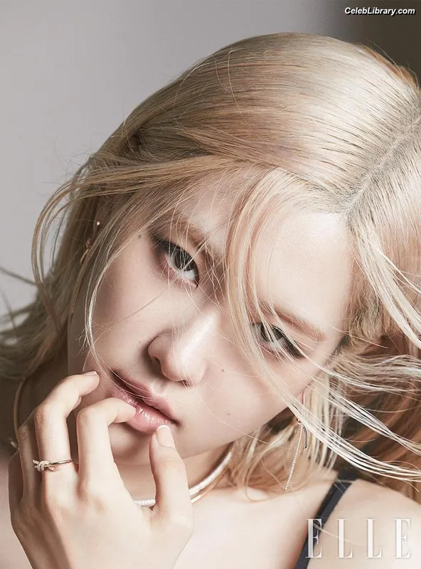 Rosé (BLACKPINK) photo 17 of 4338