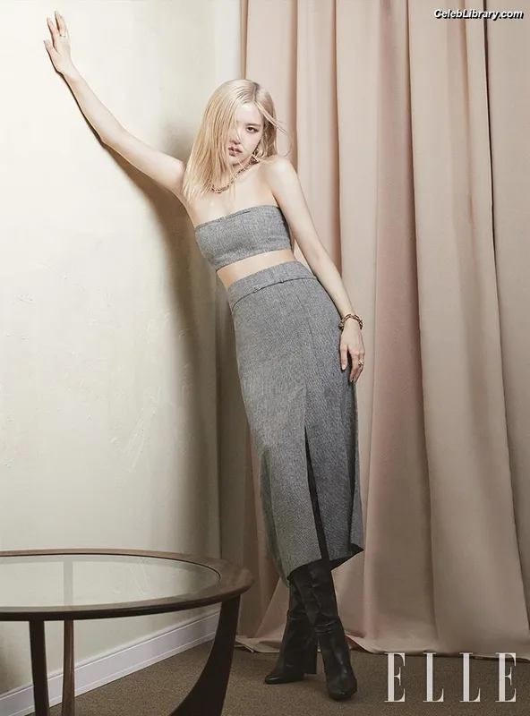 Rosé (BLACKPINK) photo 21 of 4338