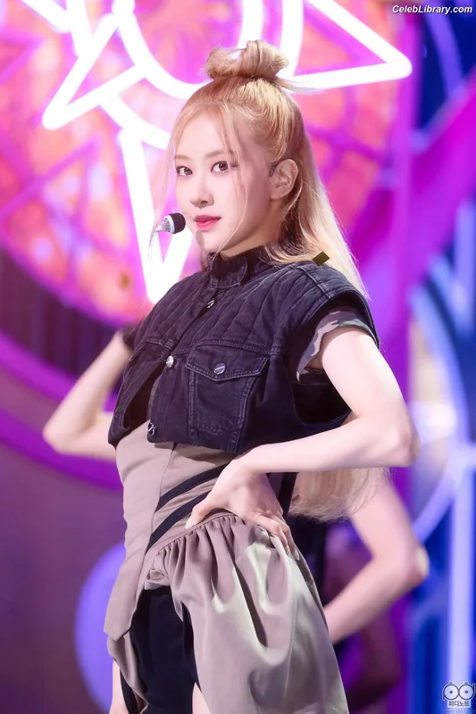 Rosé (BLACKPINK) photo 20 of 4338