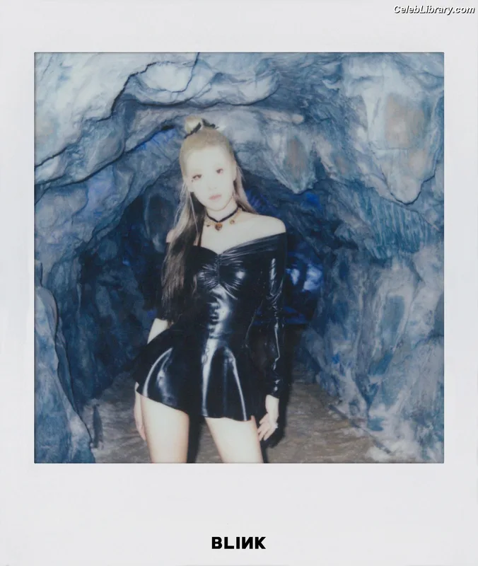 Rosé (BLACKPINK) photo 12 of 4338