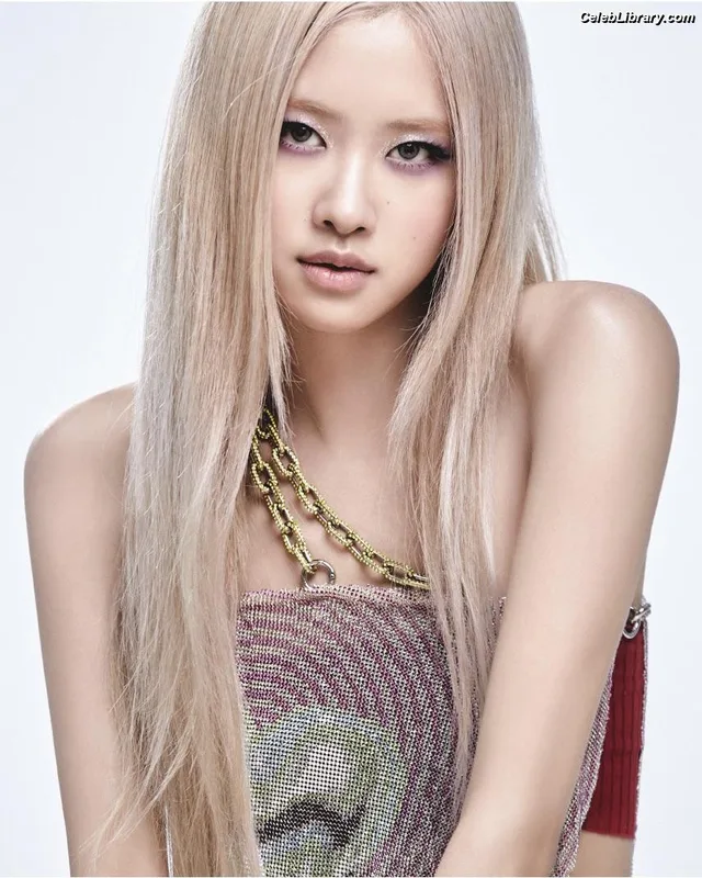Rosé (BLACKPINK) photo 2 of 4338