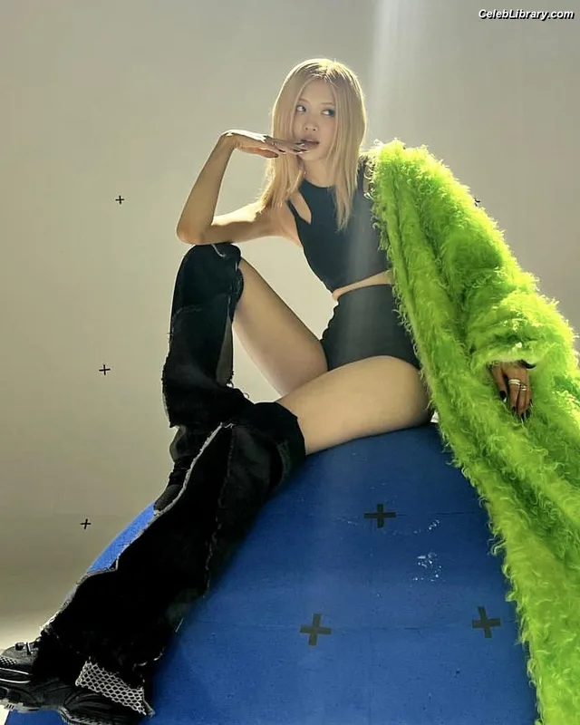 Rosé (BLACKPINK) photo 8 of 4338