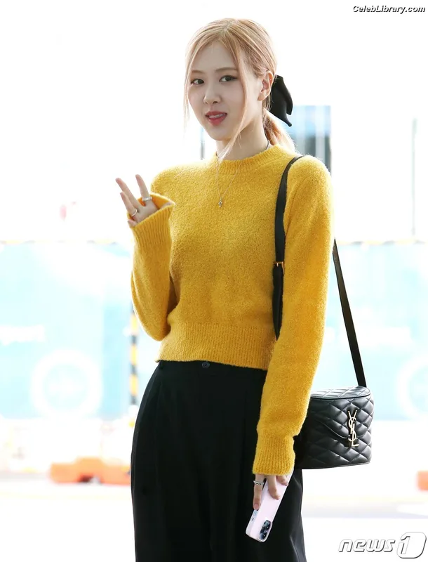Rosé (BLACKPINK) photo 7 of 4338